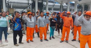 A OBREROS DEL ESTADIO MAX AGUSTÍN LES DEBEN DOS QUINCENAS