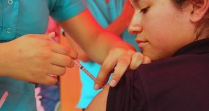 NIÑAS DE QUINTO GRADO SERÁN VACUNADAS CONTRA CÁNCER DE CUELLO UTERINO