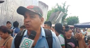 PADRES DE FAMILIA DE LA I.E. RADM PIDEN A GOBERNADOR REGIONAL QUE TERMINEN LA OBRA