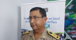 LOS POLICÍAS MIENTEN AL DECIR QUE NO LES PROPORCIONAMOS ALIMENTO