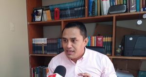 DENUNCIA A VLADIMIR CHONG CARECE DE PIES Y CABEZA