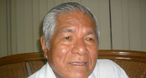 «LOS ESCRITORES TENEMOS QUE UNIVERSALIZAR LA AMAZONÍA»