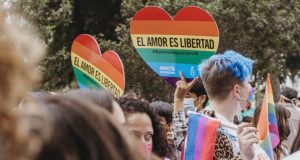 La comunidad LGBTIQ+ alza su voz de protesta contra los crímenes de odio