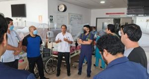 GOBERNADOR DE LORETO DISPONE QUE MÉDICOS LORETANOS ACUDAN A OTRAS REGIONES DEL PERÚ PARA COMBATIR AL DENGUE