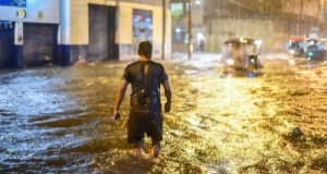 PROTESTA CONTRA LA ULTIMA CRECIENTE
