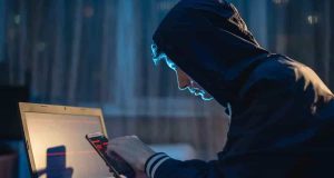 Delincuentes empiezan a clonar voz con Inteligencia Artificial y estafan a peruanos