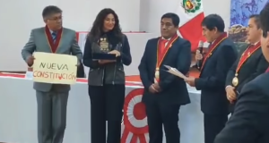 Gobierno Regional de Cusco entrega reconocimiento a hija de Hugo Blanco y apoya nueva constitución
