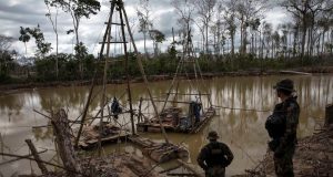 Minería ilegal en Perú genera más dinero que el narcotráfico y la corrupción