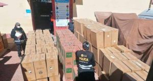 Policía de Bolivia desmantela red de contrabando de cigarrillos con destino a Perú