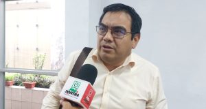 REGIDOR DÁVILA CUESTIONA VIAJE DE VLADIMIR CHONG