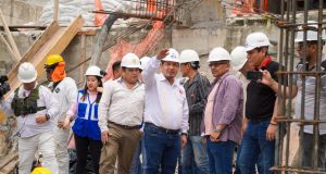 GOBERNADOR DE LORETO RENÉ CHÁVEZ Y DIRECTOR DE OPIPP, VISITAN OBRAS DESTRABADAS Y REINICIADAS