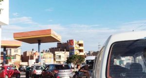 Arequipa: Escasez de GLP eleva el precio en los grifos y conductores forman largas colas