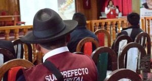 Puno: Rechazan a subprefecto designado por Dina Boluarte y proponen a su propio subprefecto
