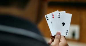 ¿Cómo se puede jugar a las cartas en Perú?