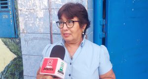 RECOLECTAN BOTELLAS PARA COMPRAR JUGUETES A NIÑOS POBRES