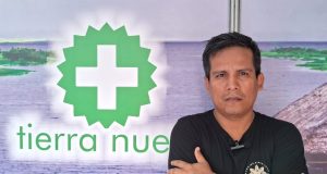 “LA NOCHE ES UNA PUERTA ENTRE ABIERTA”, EL POEMARIO DE PAÚL