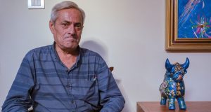 PERCY VÍLCHEZ DEJÓ LA UNIVERSIDAD PARA DEDICARSE A ESCRIBIR