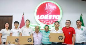 GOBERNADOR REGIONAL DE LORETO OTORGA RECONOCIMIENTO A ALUMNOS MEDALLISTAS EN OLIMPIADA NACIONAL DE MATEMÁTICAS