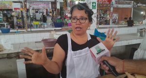 VENDEDORA DE “CLAVERO” LAMENTA ABANDONO DEL MERCADO