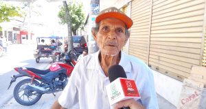 DON DIONISIO VENDE FRUTAS PARA PODER MANTENERSE