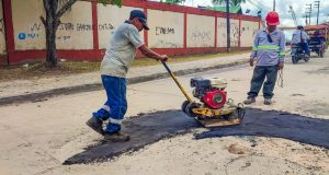 M.D.P. INICIA TRABAJOS DE BACHEO EN LA AV. CIRCUNVALACIÓN