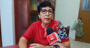 FAVIOLA MARES EN CHARLA SOBRE LITERATURA HOMOSEXUAL