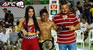 DEPORTISTA BUSCA AYUDA