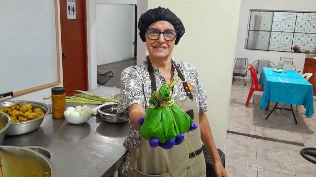 LUPE REÁTEGUI DE CASADO - PREPARA TRADICIONAL JUANE (2)