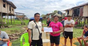 A.H. LAS BRISAS DEL NANAY TRABAJAN EN MEJORAMIENTO DE VÍA PARA RECONOCIMIENTO LEGAL