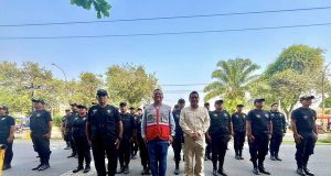 El alcalde Olmex Escalante Chota presentó un innovador sistema de comunicaciones para fortalecer la seguridad en el distrito de Punchana con la implementación y el uso de handis para mantener una comunicación continua con los puestos de alerta, permitiendo una respuesta rápida y efectiva ante cualquier incidente.