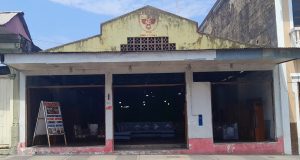 LOCAL DE EX AA.AA. ES MUEBLERIA