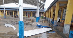 VIENTOS DAÑAN COLEGIO EN PEBAS