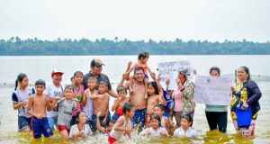 René Chávez colocó el primer ladrillo para modernizar parque turístico Quistococha.
