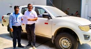 ALCALDE OLMEX ESCALANTE RECIBE CAMIONETA TRANSFERIDA POR LA SUNAT
