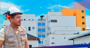 GOBERNADOR RENÉ CHÁVEZ INSPECCIONA TRABAJOS EN HOSPITAL DE APOYO IQUITOS CÉSAR GARAYAR GARCÍA