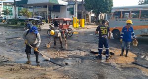 REPARAN BACHES Y FUGAS DE AGUA