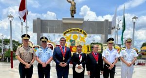Teniendo como escenario la plaza Almirante Miguel Grau, el alcalde de Punchana, Olmex Escalante Chota, participó de la ceremonia por el dia de la Marina de Guerra del Perú y el Glorioso Combate Naval de Angamos.