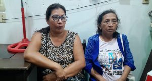 MADRES NIEGAN AGRESIÓN A ESTUDIANTE DE LA POLICÍA