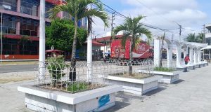 PLAZA STELLA MARIS ABANDONADA Y SIN ÁREAS VERDES