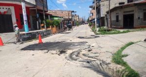 La Municipalidad Distrital de Punchana, mediante el equipo de bacheo de la Gerencia de Servicios Municipales, continúa sus labores de mantenimiento vial, enfocándose en la mejora de la calles, en esta oportunidad se hizo el trabajo en la calle Buenos Aires