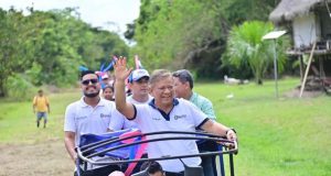 ALCALDE VLADIMIR CHONG INICIA OBRA DE ACCESO PEATONAL QUE BENEFICIARÁ A SAN PABLO DE CUYANA Y LOBOYACU