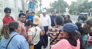 MADRES ESPERAN VACANTES EN EL CNI