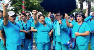 ENFERMERAS EXIGEN ASCENSO INMEDIATO