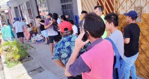 RECIBEN DINERO A CAMBIO DE REVISAR SU VISTA