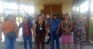 BLOQUEAN PASO DE EMBARCACIONES EN RÍO CHAMBIRA