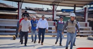 El alcalde de Punchana, Olmex Escalante Chota, continúa con la supervisión de los trabajos de mejoramiento de diversos espacios deportivos y de recreación dentro del distrito, a fin de embellecer y promover ambientes seguros y ordenados.