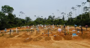 ¿Enterrado vivo? La historia surrealista de cómo el COVID se apoderó de una ciudad remota en la Amazonia