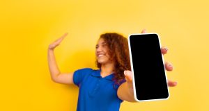 ¿Qué tener en cuenta al comprar un celular con pantalla grande?