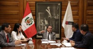 GOBERNADOR RENÉ CHÁVEZ GESTIONA RECURSOS ANTE EL MINSA PARA FORTALECER INFRAESTRUCTURA HOSPITALARIA