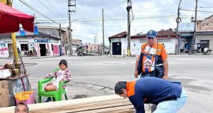 La Municipalidad Distrital de Punchana, a través de la Unidad de Gestión de Riesgos de Desastres, realizó la entrega de materiales de construcción para puentes peatonales de los asentamientos humanos Raúl Chuquipiondo y Delicia Manzur.